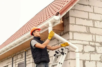 Pose et remplacement de gouttières à Tresques